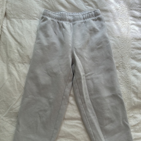 Aritzia tna boyfriend sweatpant - Picture 2 of 2